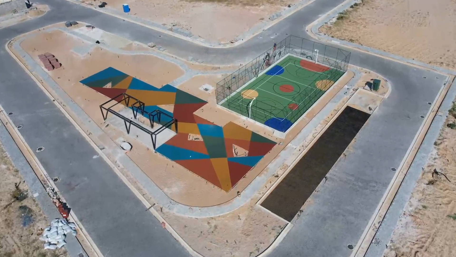 piso monolítico de borracha colorido aplicado em área externa de condomínio em Aracaju, projeto pisoleve com 1200 m² e uso de pneus reciclados