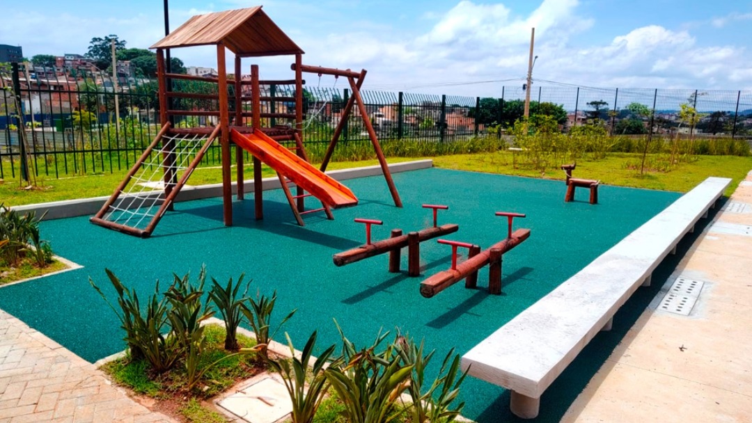 Piso emborrachado para áreas externas da Pisoleve em playground de condomínio